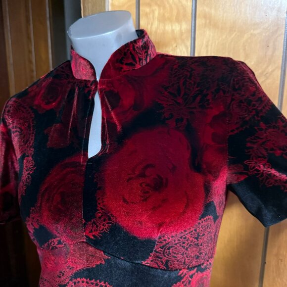 90s Scarlett Red and Black Velvet Dress - Picture 2 of 6